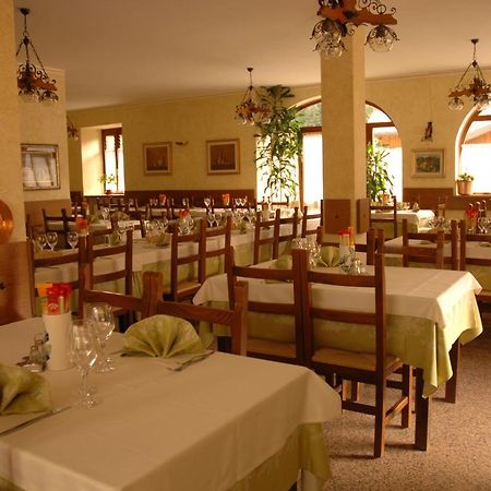 Albergo Ristorante Sole Mezzoldo Exterior foto