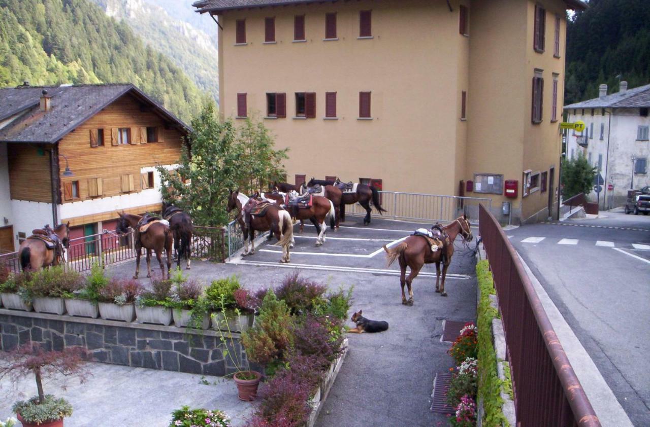Albergo Ristorante Sole Mezzoldo Exterior foto